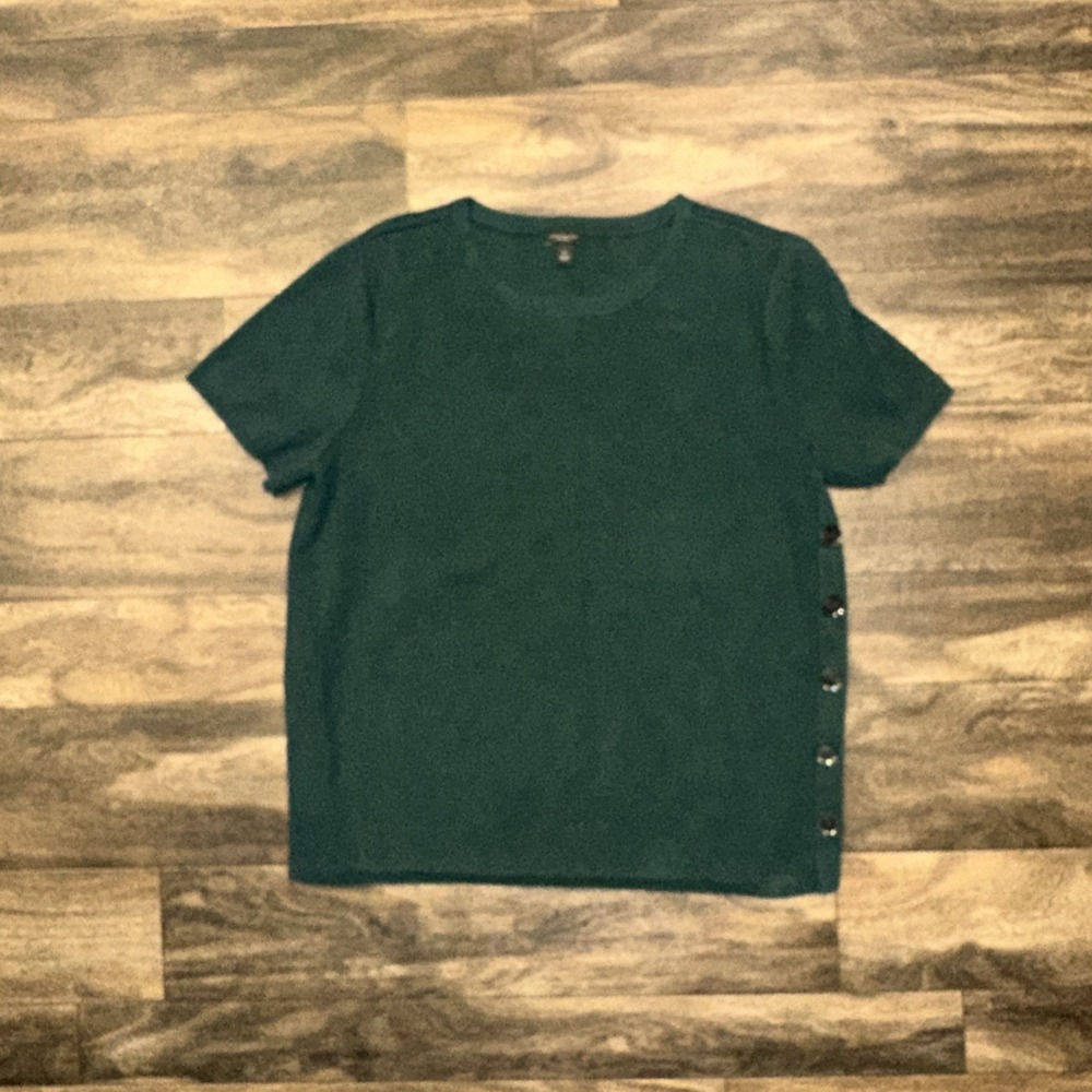 Ann Taylor Short-Sleeve Knit Top Women's Size XL Green Accent Buttons Crewneck